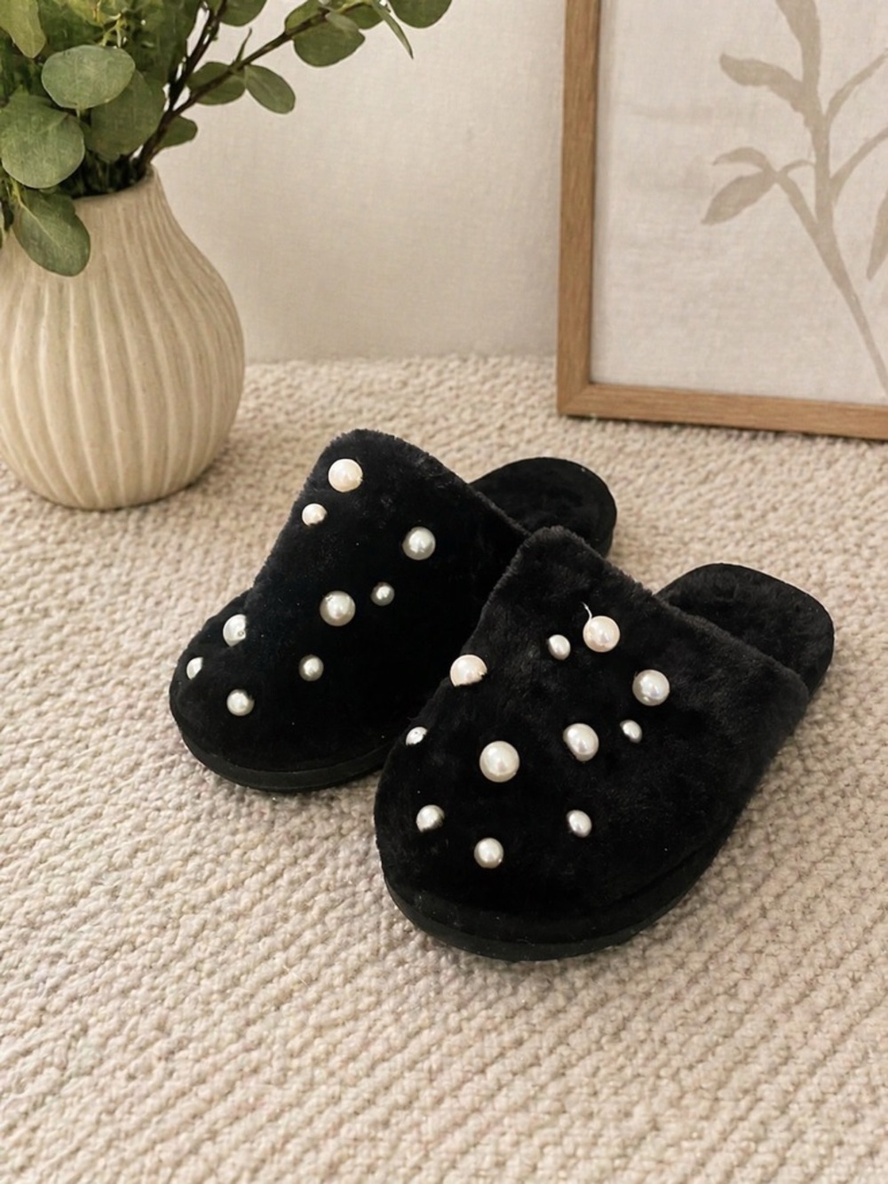 A.S.N.Y. Pearl Designed Black Fur (all faux) Women's Slippers Size 7